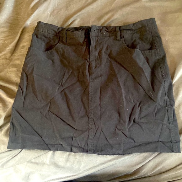 Mario Serrani mid rise black skirt - Picture 1 of 3